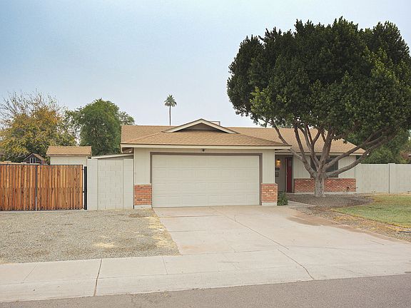 2nd image of 310 E Dunbar Dr
