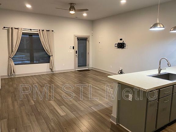 3rd image of 4152 Blaine Ave