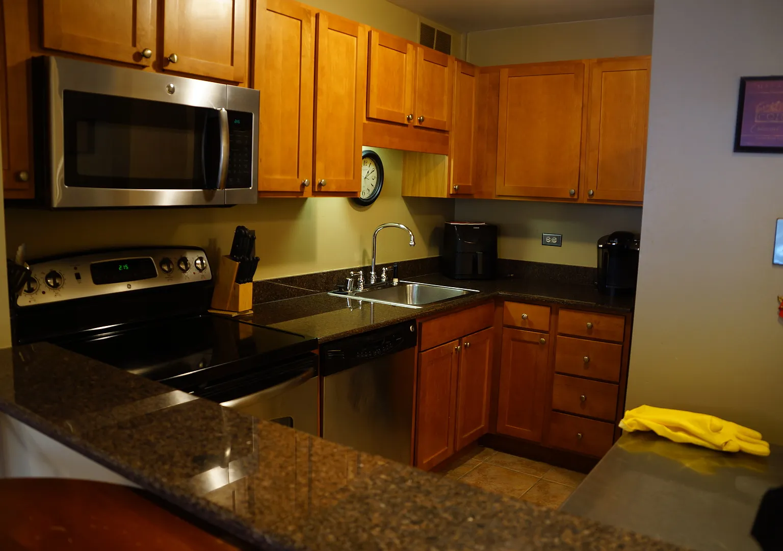 2 bed, 1200 sqft, $3,490 — Photo 4