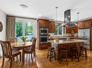 10 Heritage Ln, Cohasset, MA 02025