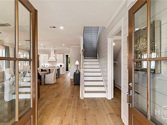 4th image of 405 Reserve Way