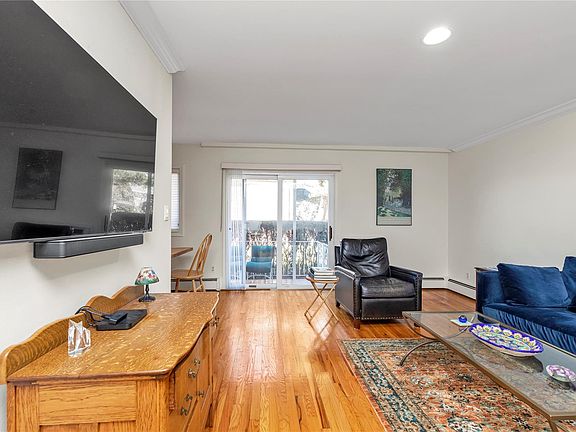 4th image of 1 Toms Point Ln APT 8A