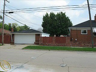 3rd image of 578 Pagel Ave