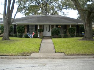 1000 Country Club Dr, Richmond, TX 77469