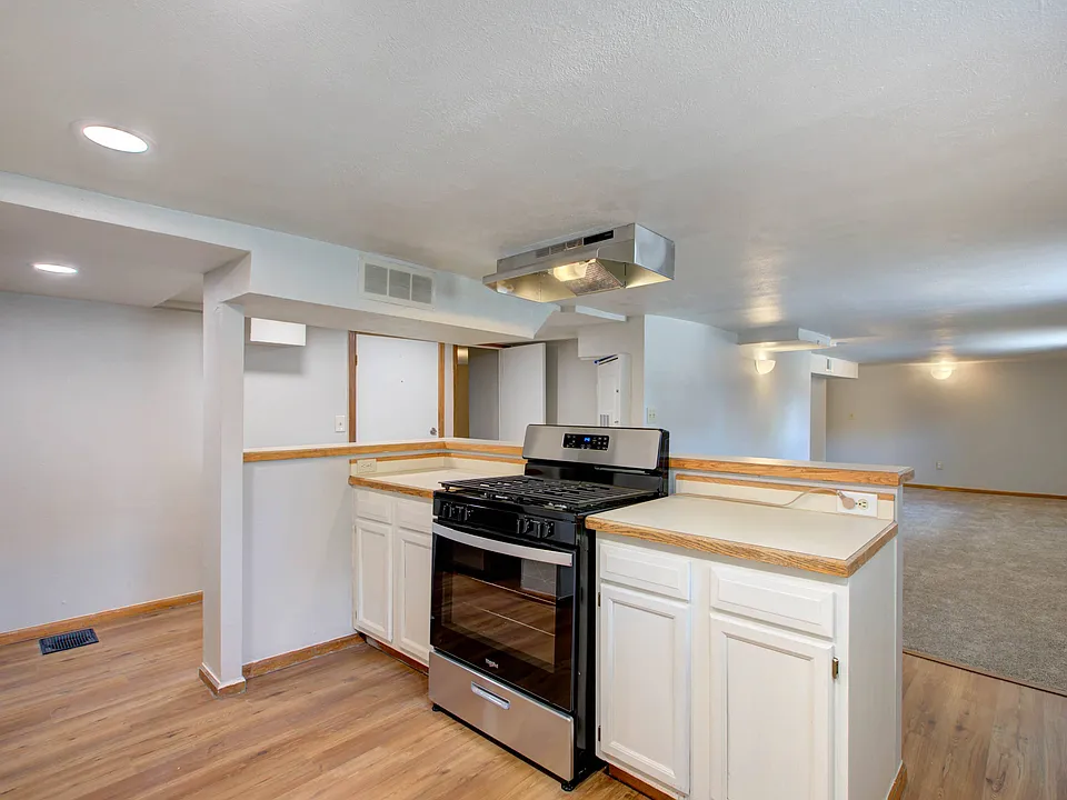 1517 Harrison