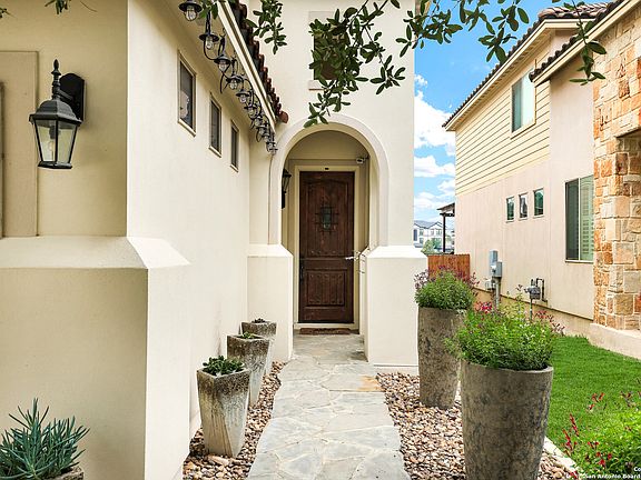 4th image of 4126 Woodbridge Way