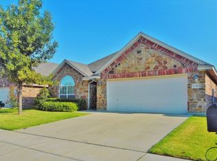 8301 Riversprings Dr, Hurst, TX 76053