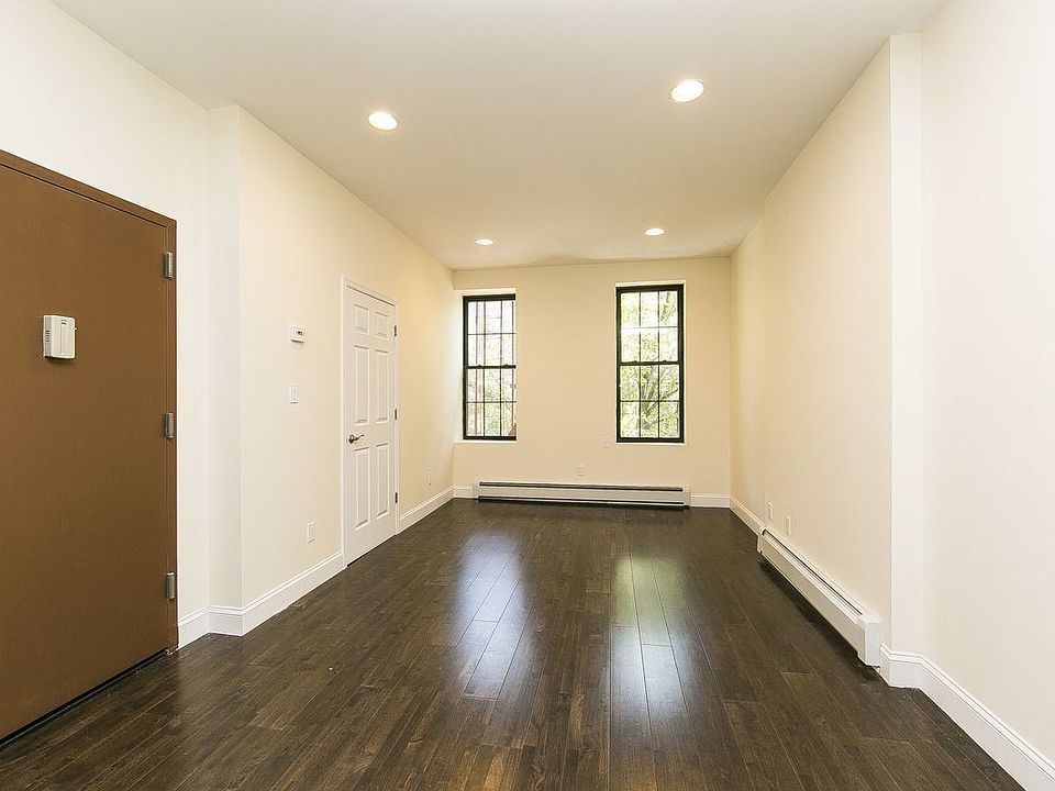 1st image of 406 Tompkins Ave APT 4R