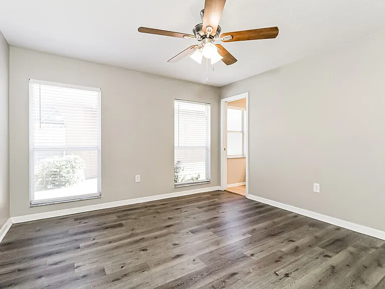7918 Barclay Rd — Photo 10