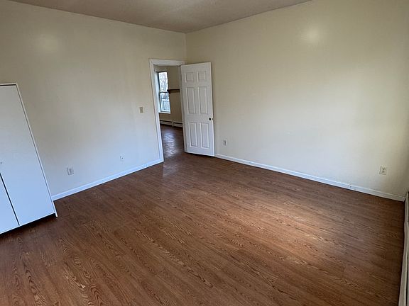 5th image of 83 Kensington St Unit 1