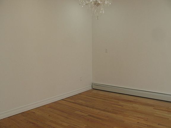 4th image of 1277 E 222nd St