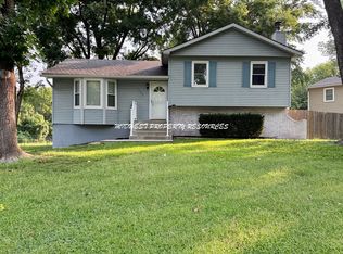 1100 NE Columbus St, Lees Summit, MO 64086