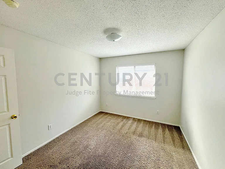 112 Walnut Ln — Photo 12