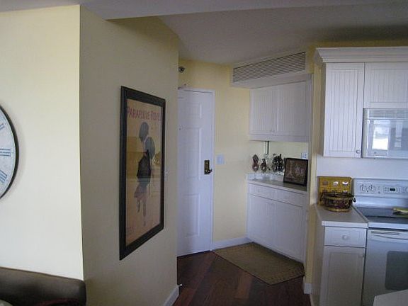 5th image of 720 Collier Blvd Unit 902