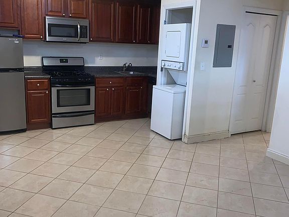 2nd image of 22 Woodvale Ave Floor 2