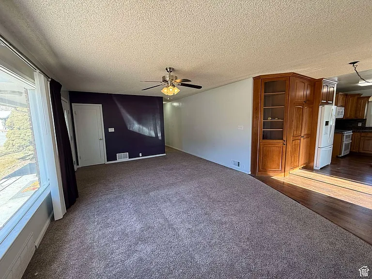 73 Garden St — Photo 4