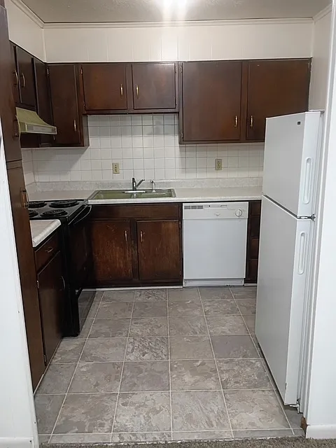 2 bed, $1,099 — Photo 1