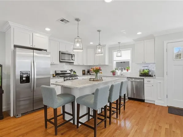 25 Graniteville Rd, Burrillville, RI 02830