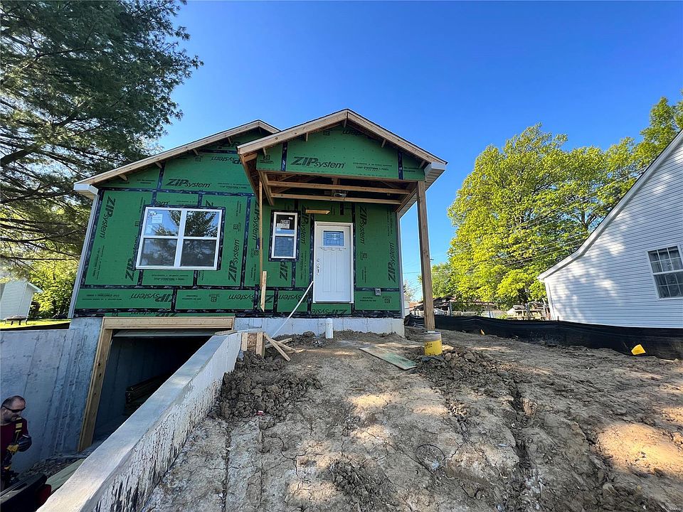 2nd image of 209 W Juda Ave