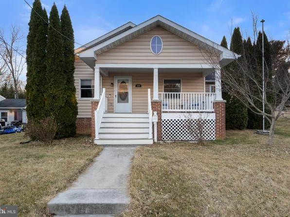 529 S Queen St, Littlestown, PA 17340