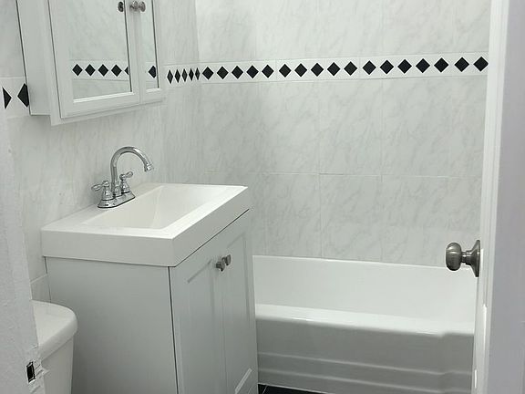 5th image of 1110 Stadium Ave APT 6G