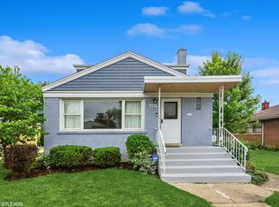 8943 Monroe Ave, Brookfield, IL 60513