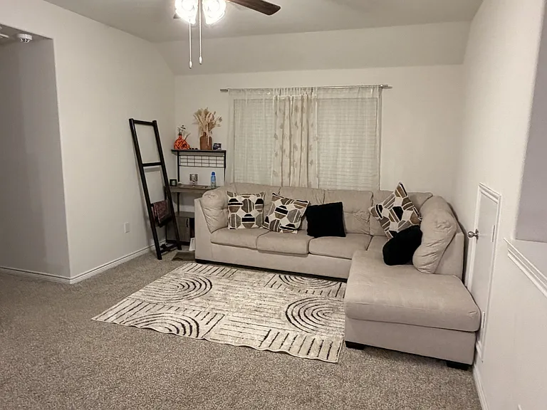 901 Goldenrod Ln — Photo 31