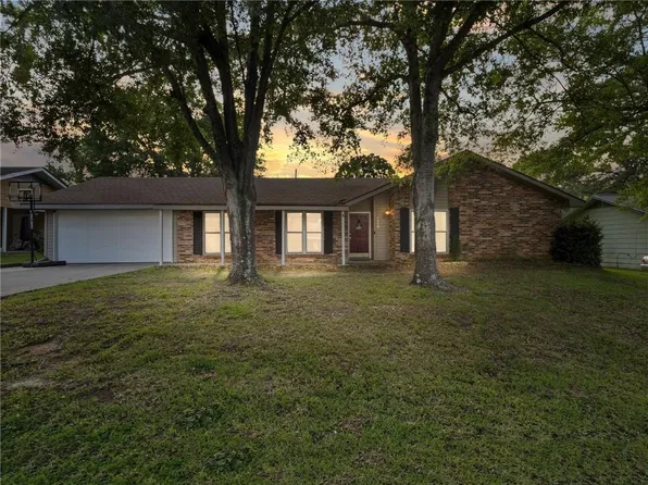 1668 Donna Dr, Deridder, LA 70634