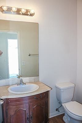 4th image of 1918 Kelly Ave Unit 1