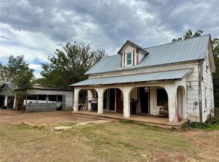 221 E 6th St, Texola, OK 73668