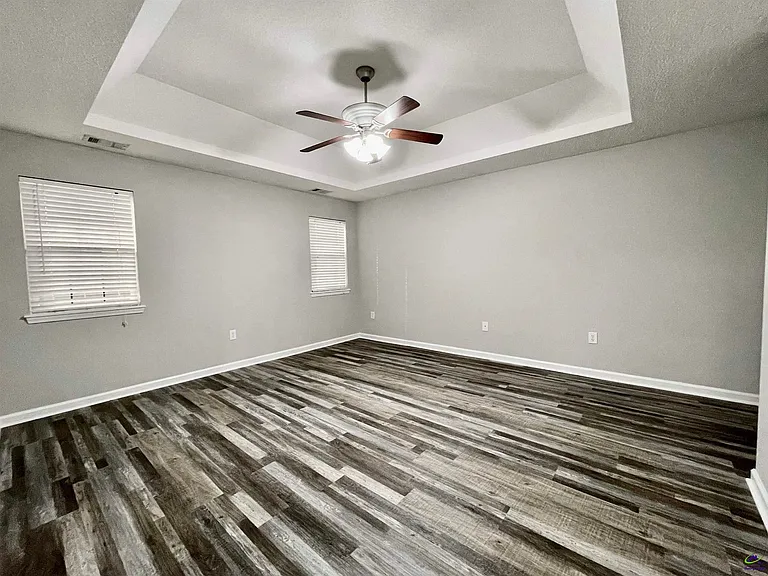 321 Deerfield Cir — Photo 14