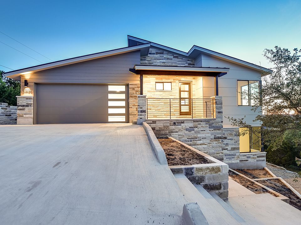 1st image of 21936 Surrey Ln