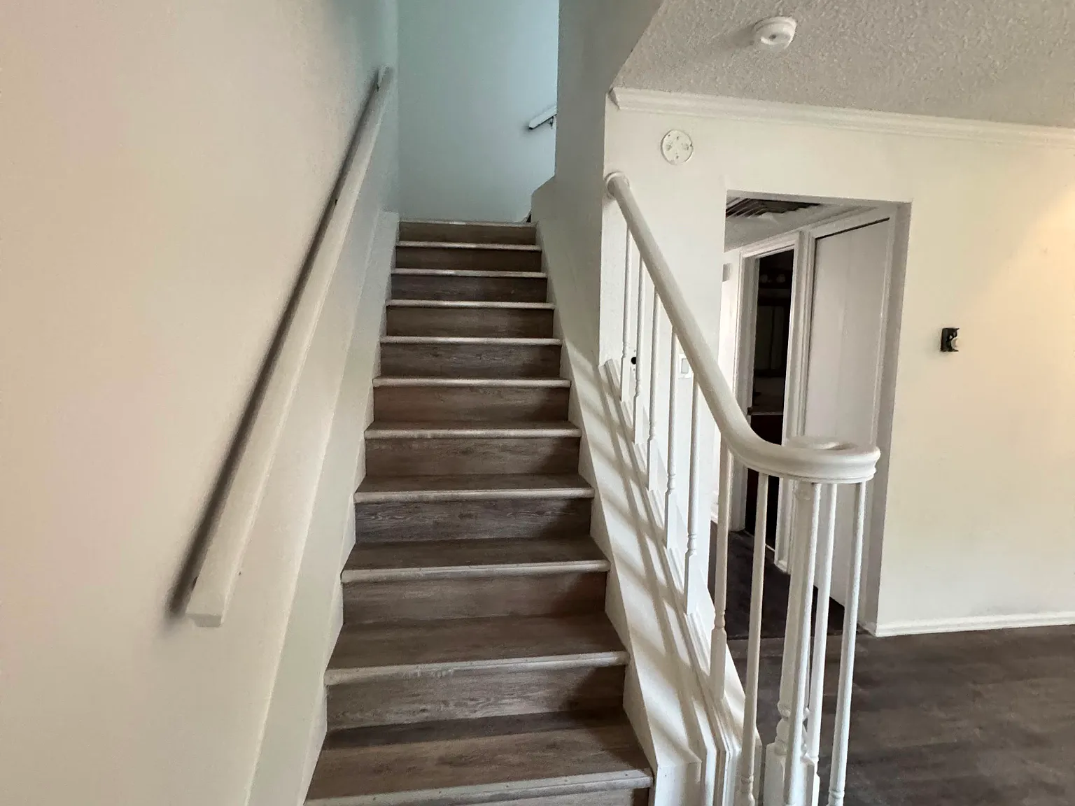 3 bed, 2.5 bath, 1650 sqft, $1,850 — Photo 3