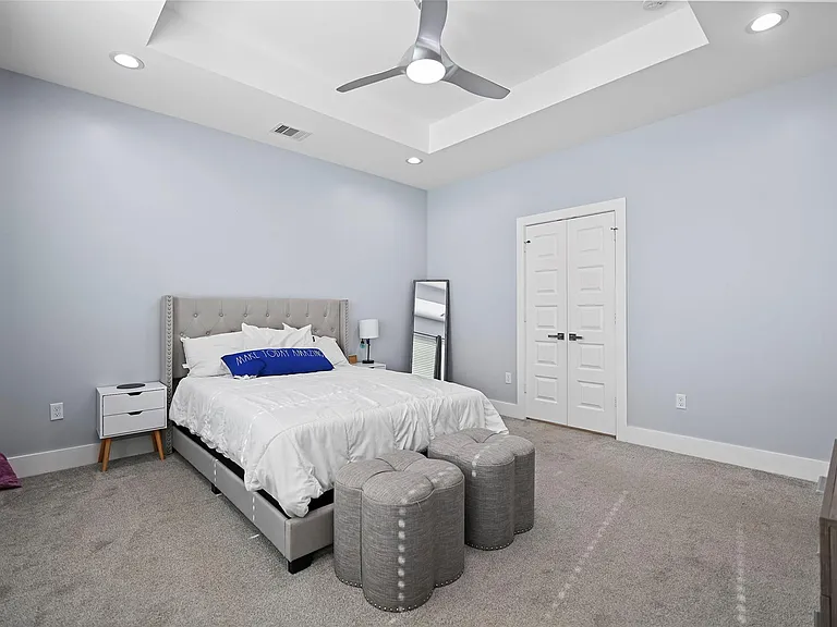 2413 Pease St — Photo 31