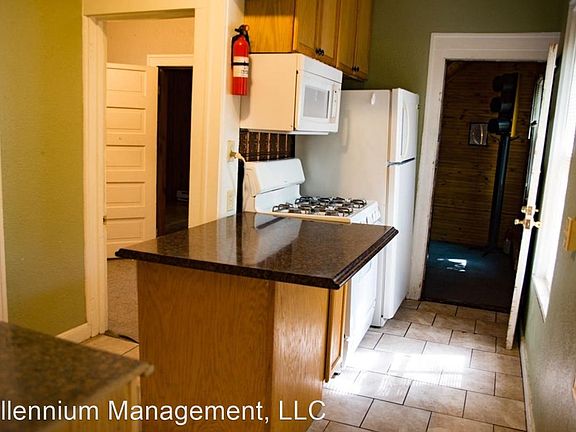 3rd image of 1082 11th Ave SE #1/2