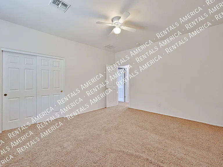9710 S 45th Ave — Photo 38