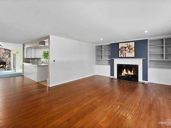 2nd image of 306 Hillside Pl