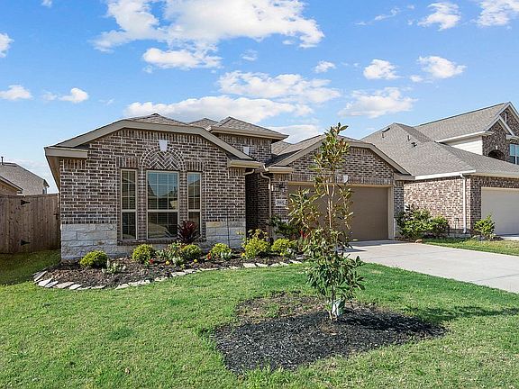 4th image of 25915 Aura Lake Ln