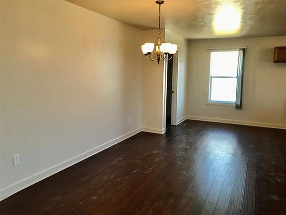 4th image of 2062 Meadow View Ln