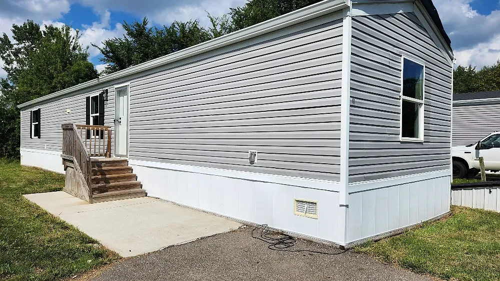 3 bed, 1088 sqft, $1,025 — Photo 1