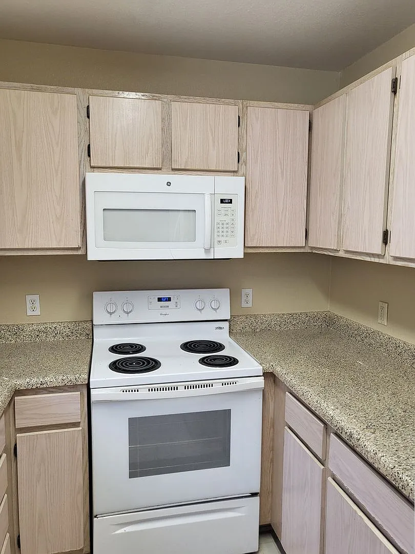 225 Kerby Street Apt D, Arlington, TX 76013 — Photo 3