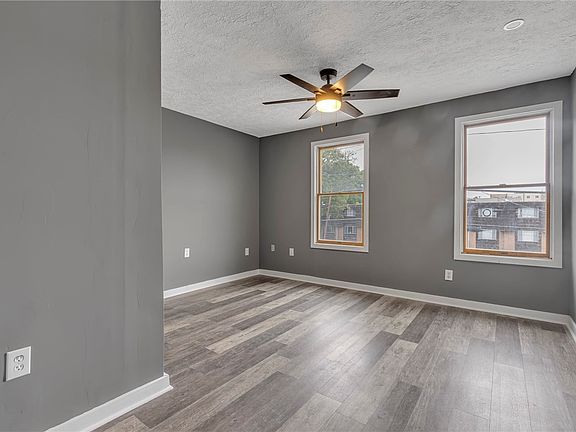 3rd image of 481 Market St