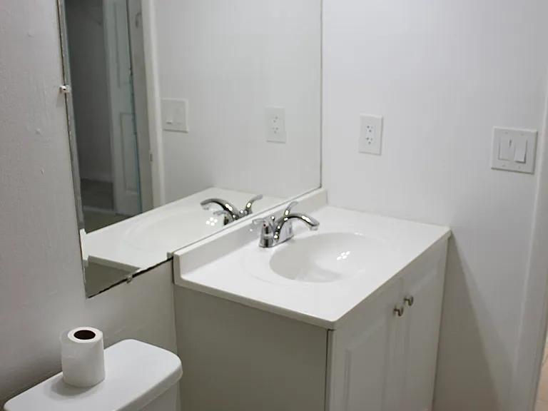 175 Canterbury Dr W #175 — Photo 13