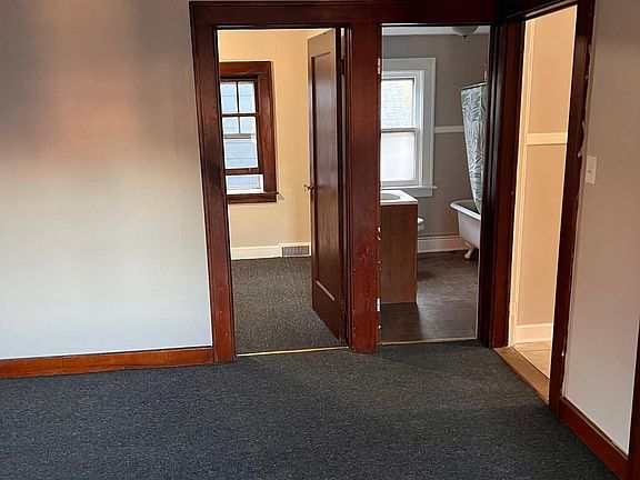 2nd image of 1890 Linwood Ave #2