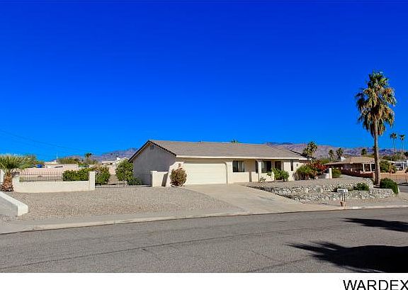 2nd image of 2825 Castaway Dr