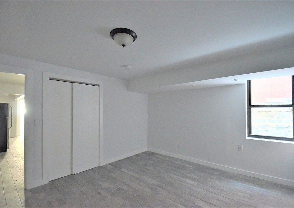 2nd image of 635 E 169th St APT 1A
