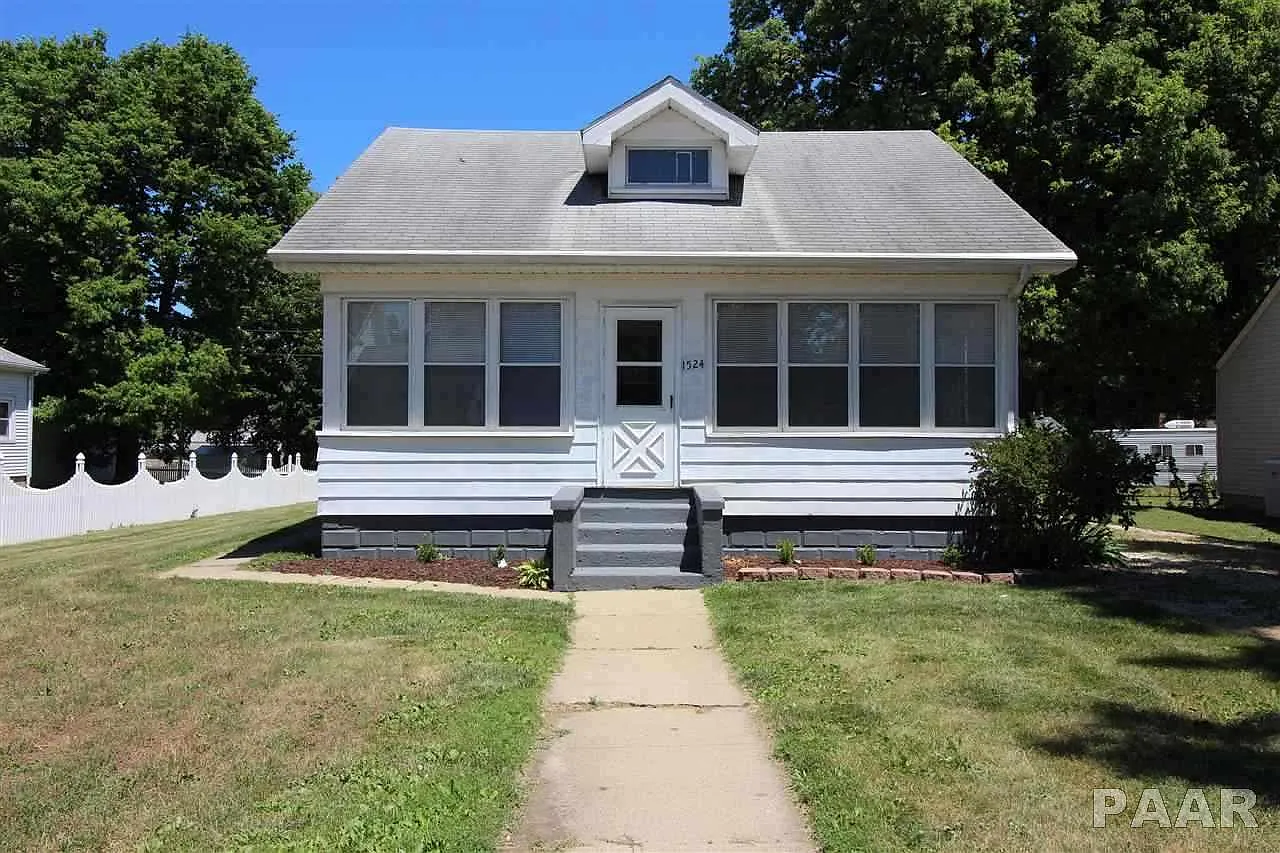 1524 N Logan St photo 1