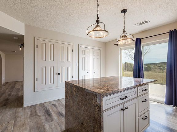 3rd image of 10 Adams Rd