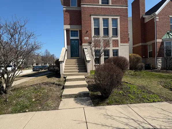 2331 Poppy Ln #A, Glenview, IL 60026