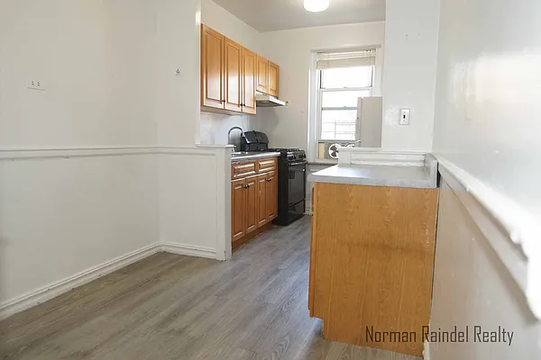 Rented by Norman Raindel, LREB | media 38